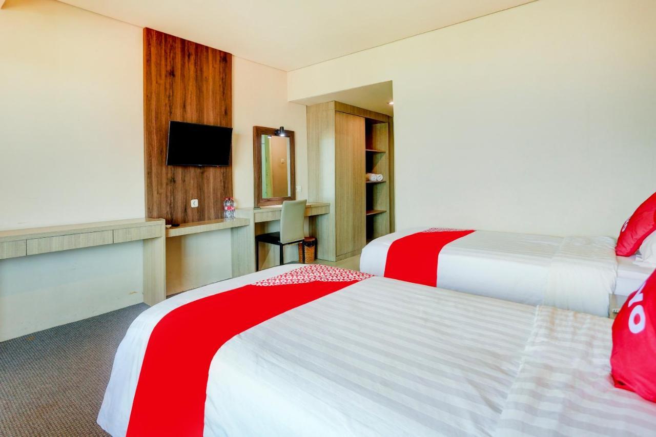 Collection O 90716 Grand Hills And Resto Hotel 3*